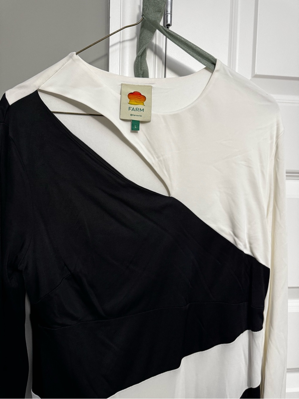 FARM Rio Black and White Asymmetrical Long-Sleeve Dress
